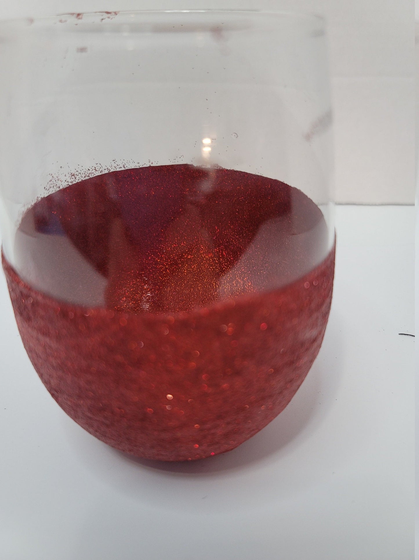 Set of 2 Red Glitter Wine Glasses